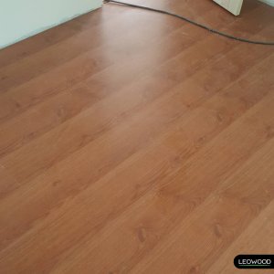 พื้นไม้ลามิเนตลีโอวูด หนา 8 มม. สี Natural Oak - รูปที่ 5