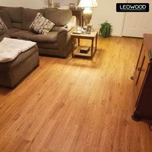 พื้นไม้ลามิเนตลีโอวูด หนา 8 มม. สี Natural Oak - รูปที่ 2