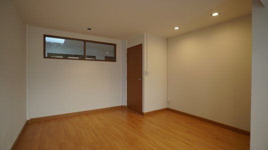พื้นไม้ลามิเนตลีโอวูด หนา 8 มม. สี Motif Beech - รูปที่ 3