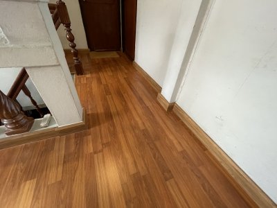 พื้นไม้ลามิเนตลีโอวูด หนา 12 มม. สี Trendy Teak - รูปที่ 3