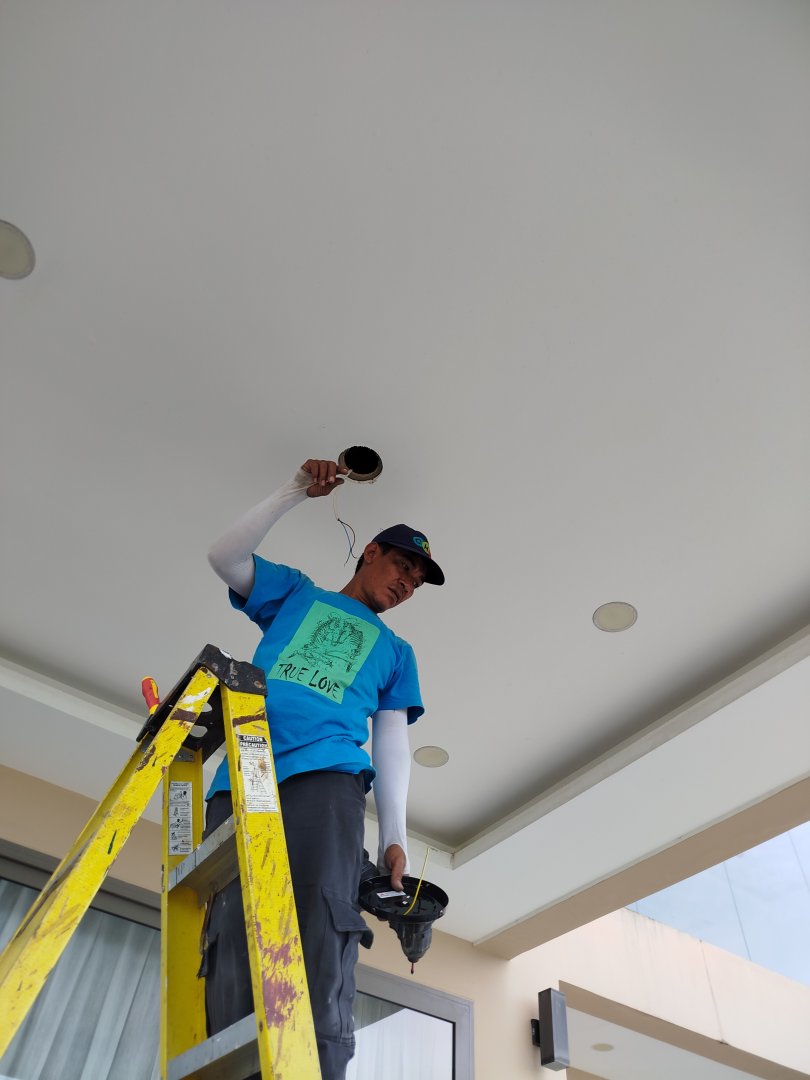 บริการเปลี่ยนพัดลมเพดาน คุณสตีเฟ่น ซอยน้ำนัก เฉวงน้อย เกาะสมุย